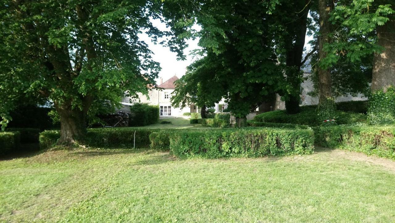Manoir De L'Echauguette Bed & Breakfast Laignes ภายนอก รูปภาพ